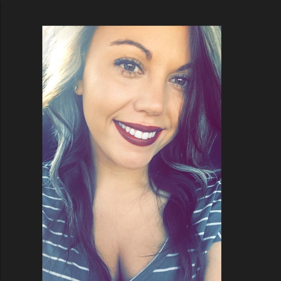 Meet your Posher, Amanda - Picture 1 of 1